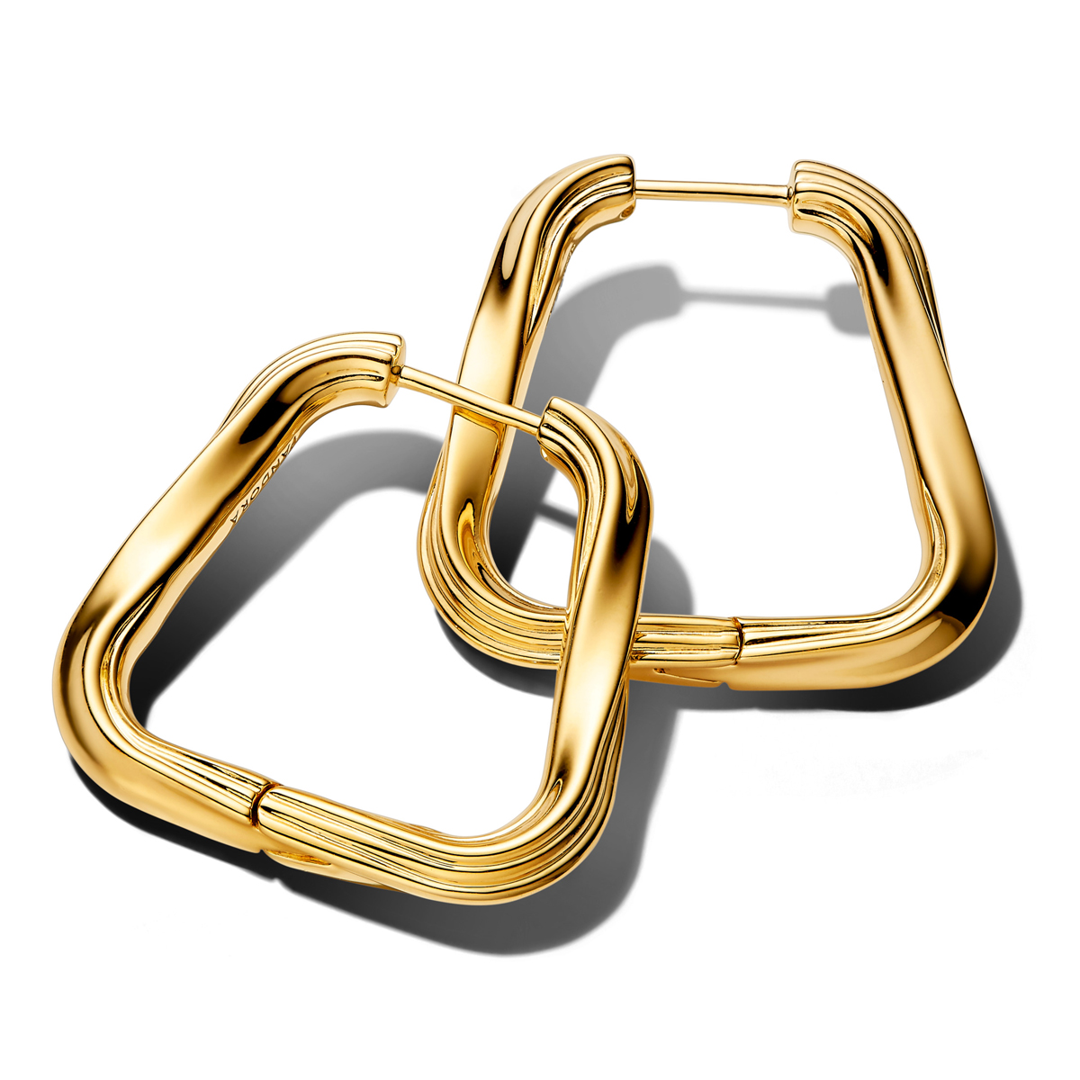 PANDORA SHINE Große Verdrehtes Dreieck Creolen-Ohrringe 14 Karat Vergoldung 263876C00